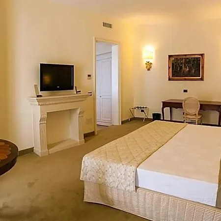 Grand Di Ξενοδοχείο 4*